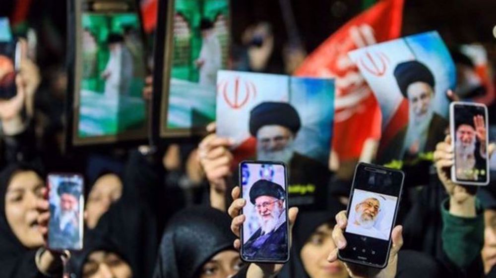 Téhéran, Qom, Machhad : trois villes pour un adieu historique