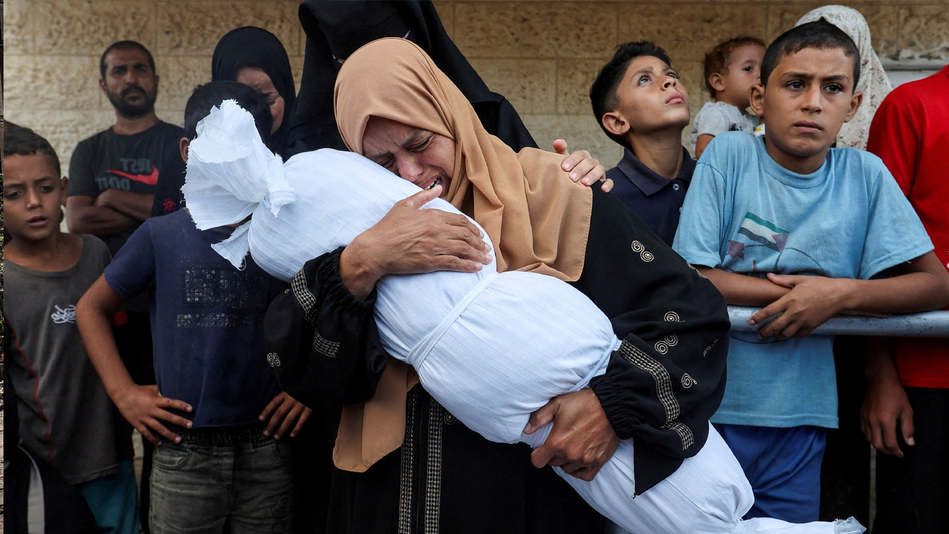  Israel wipes out over 2,700 Palestinian families from Gaza's civil registry