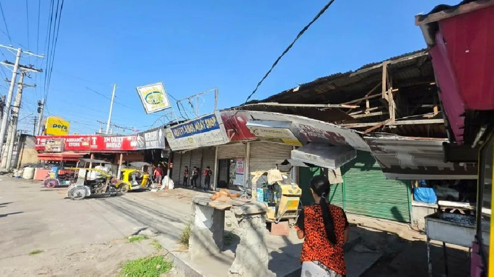 7.8-magnitude earthquake rocks Philippines, sparking tsunami warnings and widespread damage