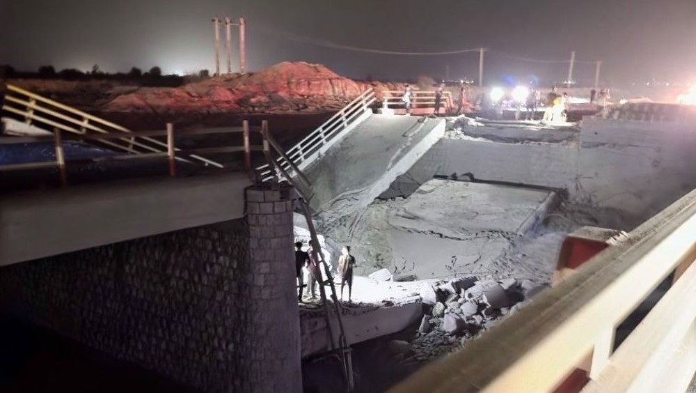 US launches fresh wave of deadly strikes on Iran, targets bridges, railway, airports