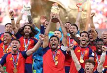Spain captures second FIFA World Cup title as Torres sinks Argentina in extra time