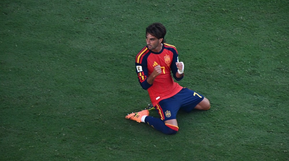 Spain captures second FIFA World Cup title as Torres sinks Argentina in extra time