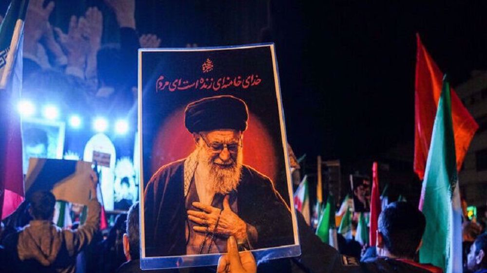 Funérailles historiques pour le Leader martyr : que révèle ce moment de deuil sur l’Iran ?