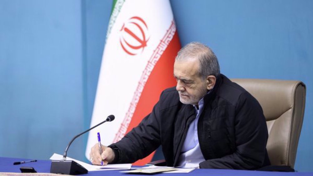 Funérailles de l'Ayatollah Khamenei : Pezeshkian insiste sur une affluence massive