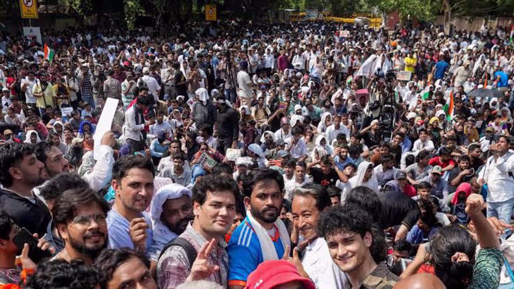 India student protest turns violent as education reform march reaches Parliament