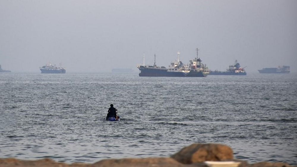 IRGC: Two violating oil tankers halted after massive fires in Strait of Hormuz