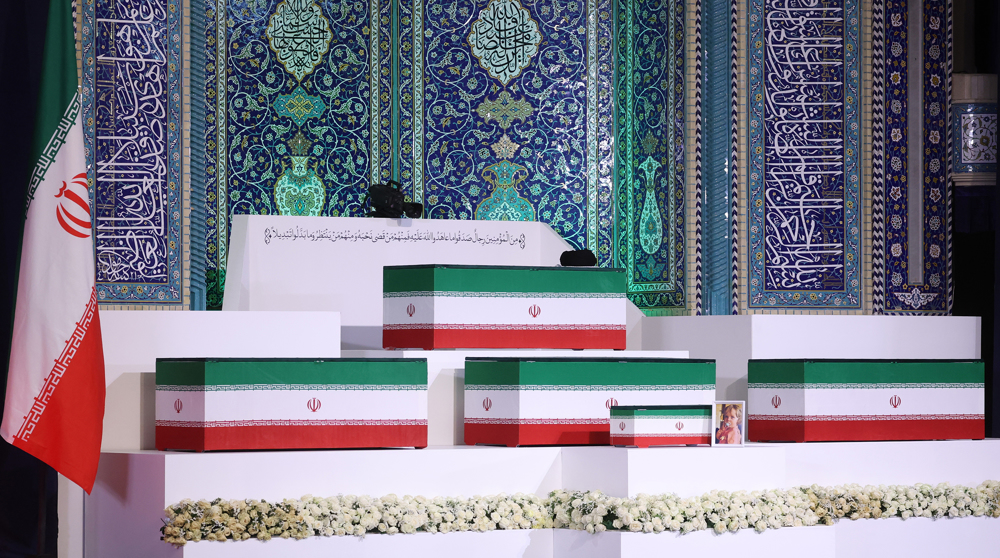 La cérémonie d’adieu au Leader martyr lance l'ère du Grand Khamenei (chef de l'IRIB)