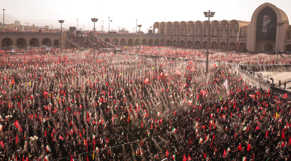 Des millions de personnes assistent au cortège funèbre du Leader martyr de la Révolution