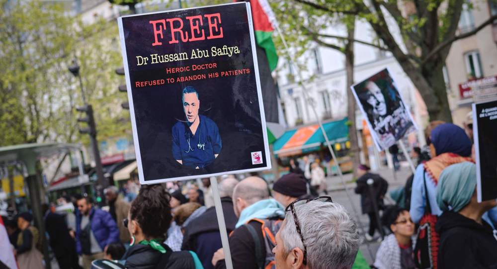 London protesters call for immediate release of prominent Palestinian doctor from Israeli detention