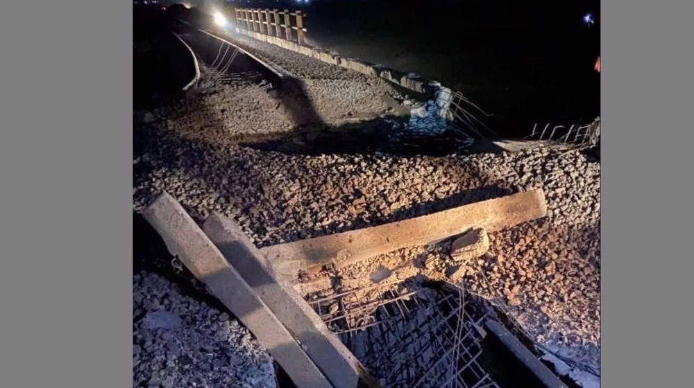 US strikes kill 14, hit railroad near Mashhad as martyred Leader's funeral draws millions