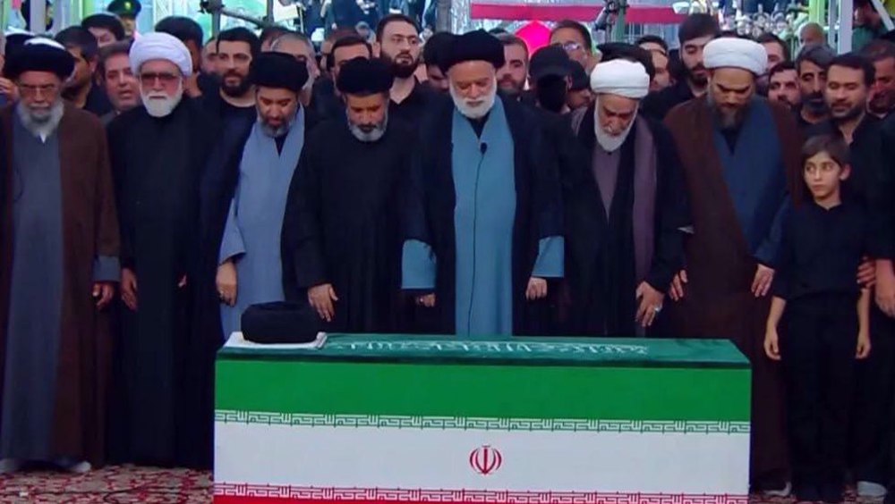 Le Leader martyr de la Révolution islamique a été inhumé à Mashhad 