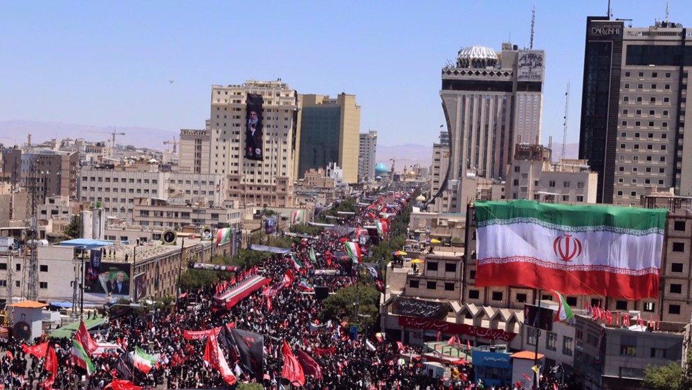 La dernière procession funéraire du Leader martyr débute à Mashhad 