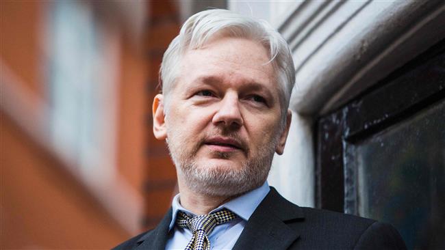 Assange denies contact with Putin, Trump