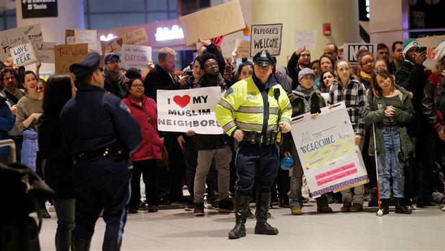 Trump's Muslim ban sparks outrage at airports  