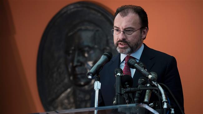 Mexico threatens to reject non-national US deportees