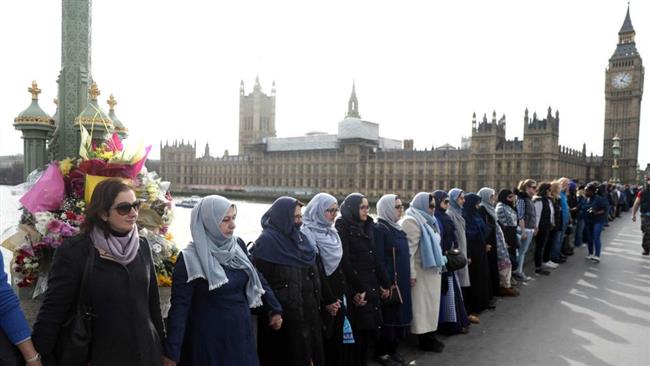 Muslim women rally for London attack victims 