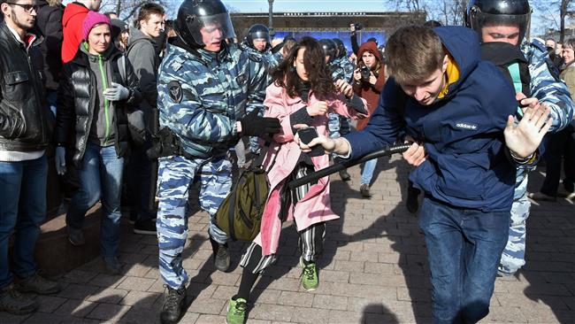 US urges Russia to free ‘peaceful protesters’