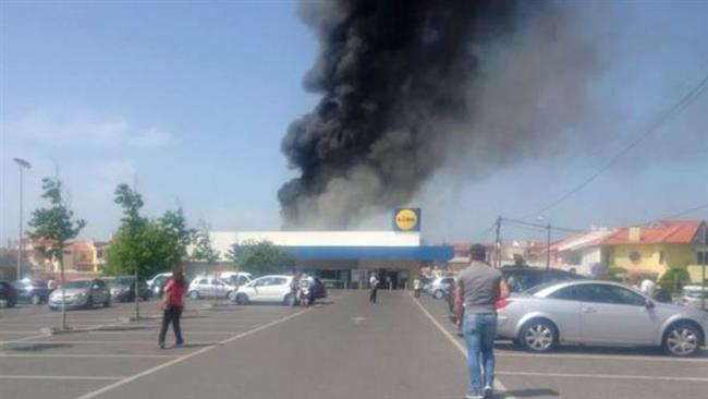 Plane crash near supermarket in Lisbon kills five 