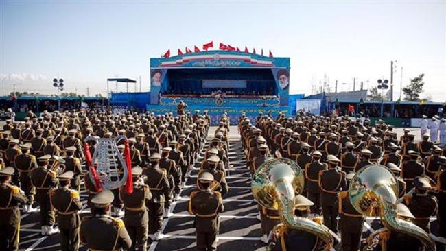 Iran commemorates Army Day with parade