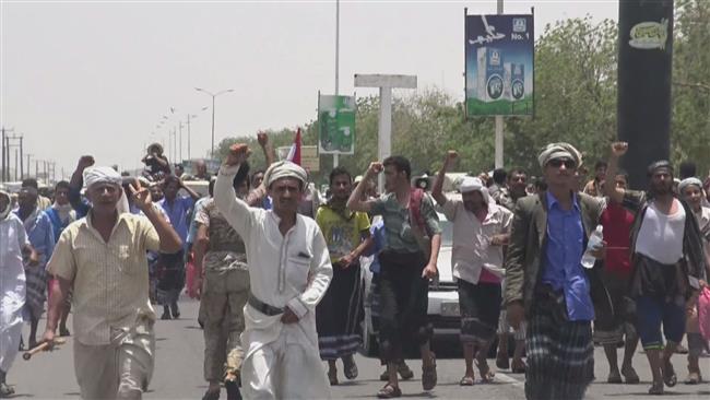 Yemeni bread marchers reach seaport of al-Hudaydah