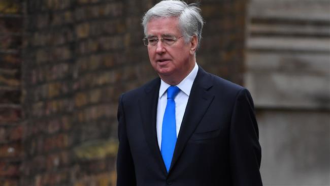 Fallon resigns after touching journalist's knee