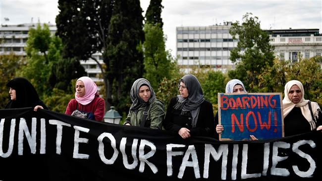 Refugees in Greece demand transfer to Germany