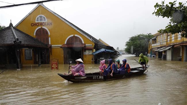 27 killed as Typhoon Damrey batters Vietnam