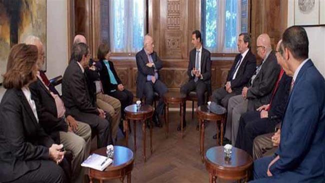 Assad rencontre des intellectuels arabes