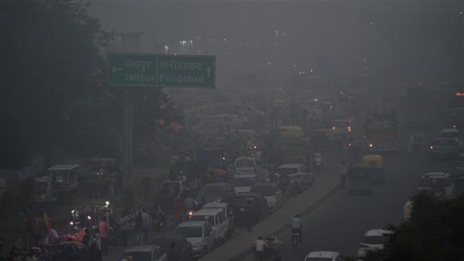 Toxic smog closes schools in Indian capital
