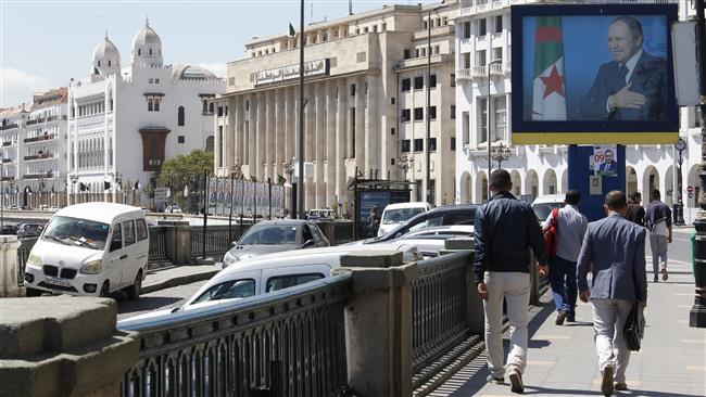 Algérie: vers un autre mandat de Bouteflika?