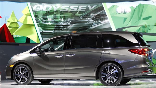 Honda recalls 800,000 minivans in US over faulty seats