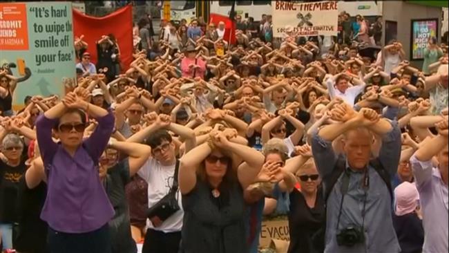 Hundreds protest in Melbourne in support of refugees