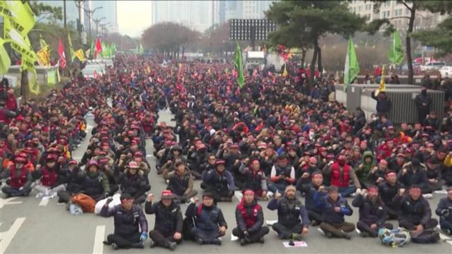 South Korean unionists rally for labor rights