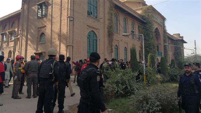 Pakistani Taliban attack university campus, 12 killed