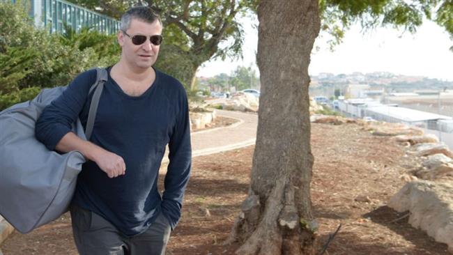 Ex-Israeli minister begins jail sentence for fraud