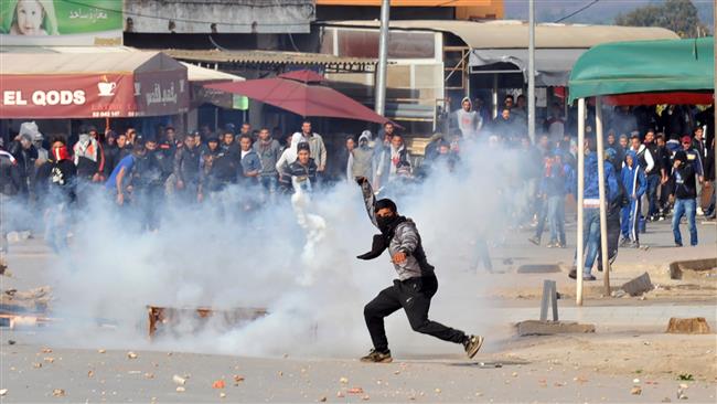 Tensions high as cradle of Arab Spring marks uprising 