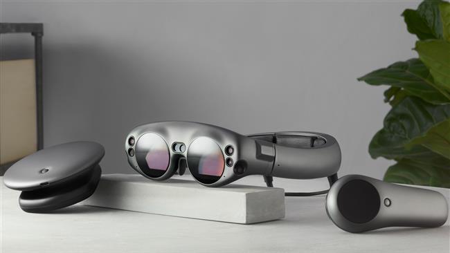 Google-backed tech firm unveils Magic Leap goggles