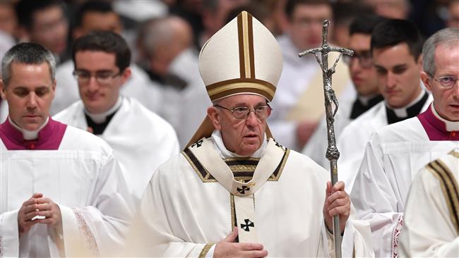 On Christmas Eve, Pope highlights plight of refugees