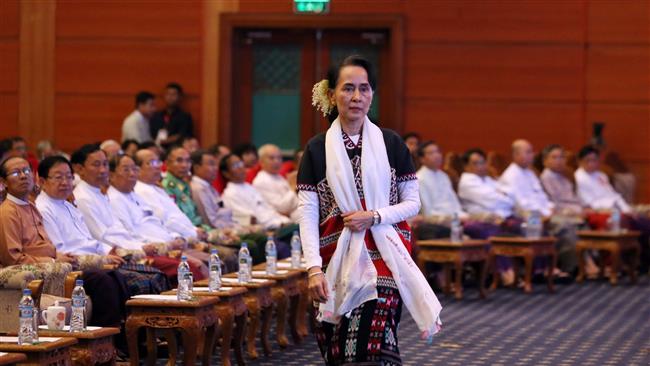 Meeting with UN envoy, Suu Kyi avoids Rohingya topic