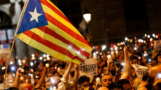 Separatists, unionists rally in Catalonia