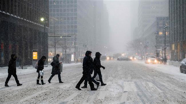 Powerful snowstorm hits eastern US, snarling travel 