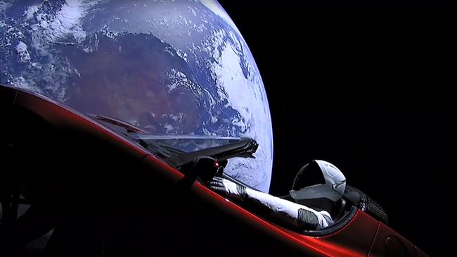 SpaceX streams video of Tesla Roadster in orbit
