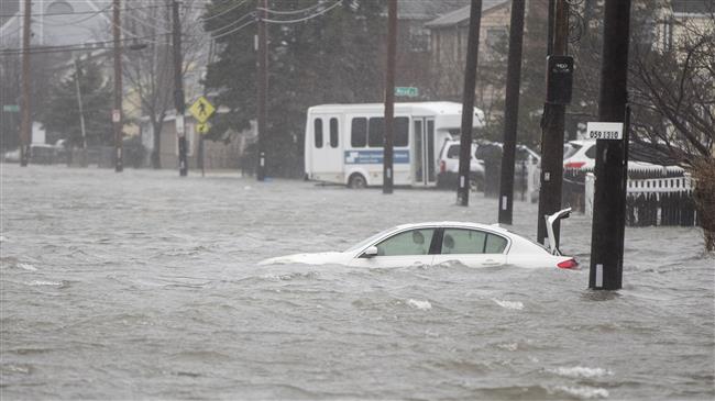 6 dead as winter storm, floods hit US
