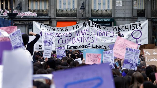 Women cut off traffic in Madrid Women's Day strike