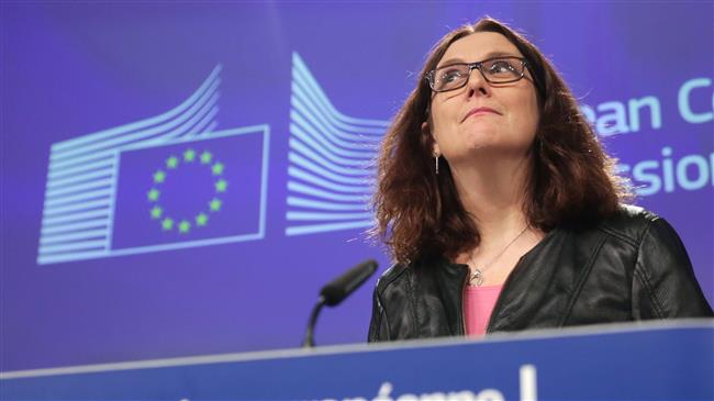 EU threatens US with court over trade tariff 