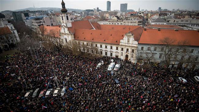 Thousands of Slovaks protest govt despite new PM 