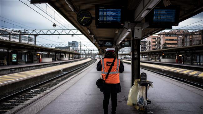French rail workers strike to protest planned labor reforms