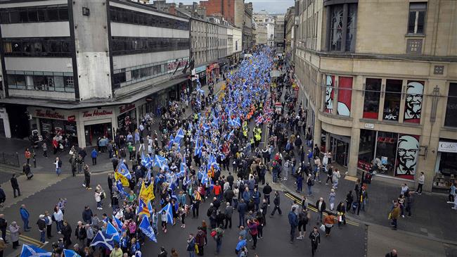 1000s march in Glasgow for Scottish independence 