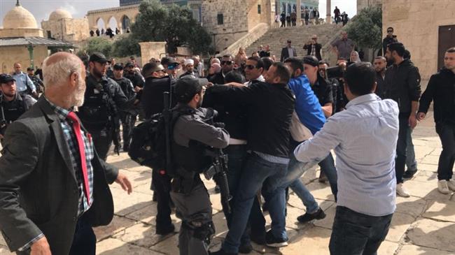 Over 1,000 Israeli settlers attack al-Aqsa Mosque in occupied al-Quds