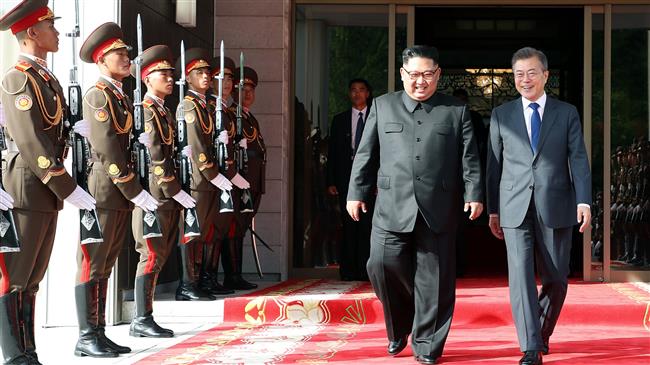 Leaders of Koreas hold 2nd summit